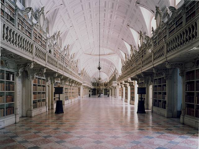 biblioteca do palacio e convento de mafra